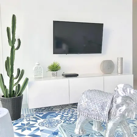 With Private Access Appartement