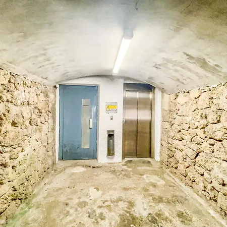 With Private Access Appartement *